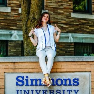 Meet your Posher, Danielle